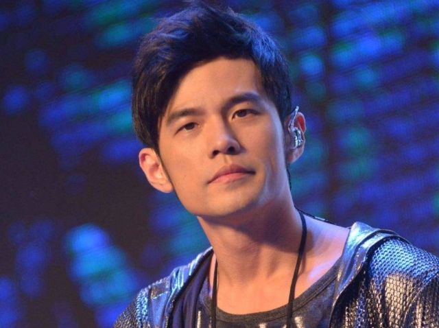 2018年全球演唱会票房排名，周杰伦拿下亚洲第一，歌神却落榜！|体育场|周杰伦|演唱会_新浪新闻