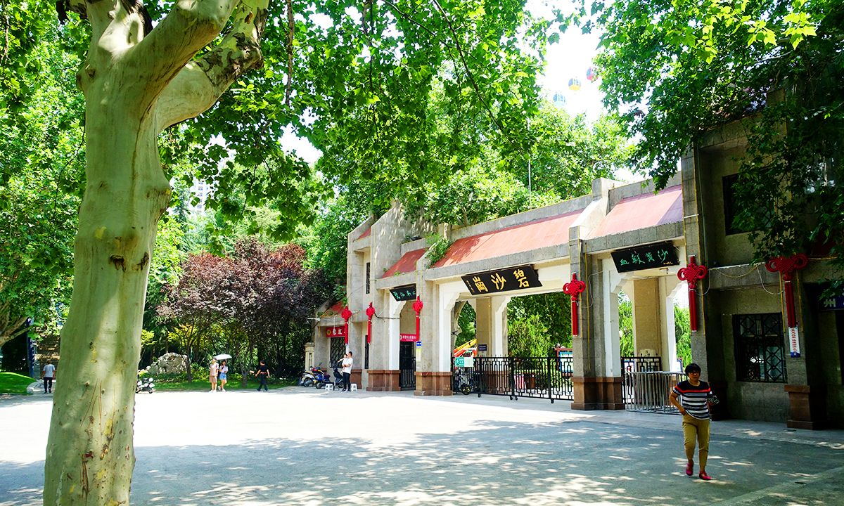 郑州碧沙岗公园一拆墙透绿,美的有些让人想不到!