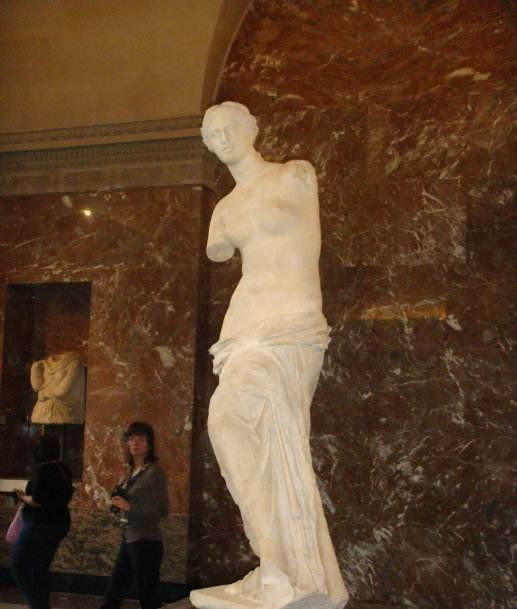 要求停止建造这座"友善"的雕像,因为这是对"天主教徒的一种冒犯,魔鬼