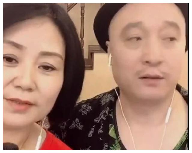 之前就有网友分析过,《刘老根3》中的药丸子小东北就是赵本山力捧的