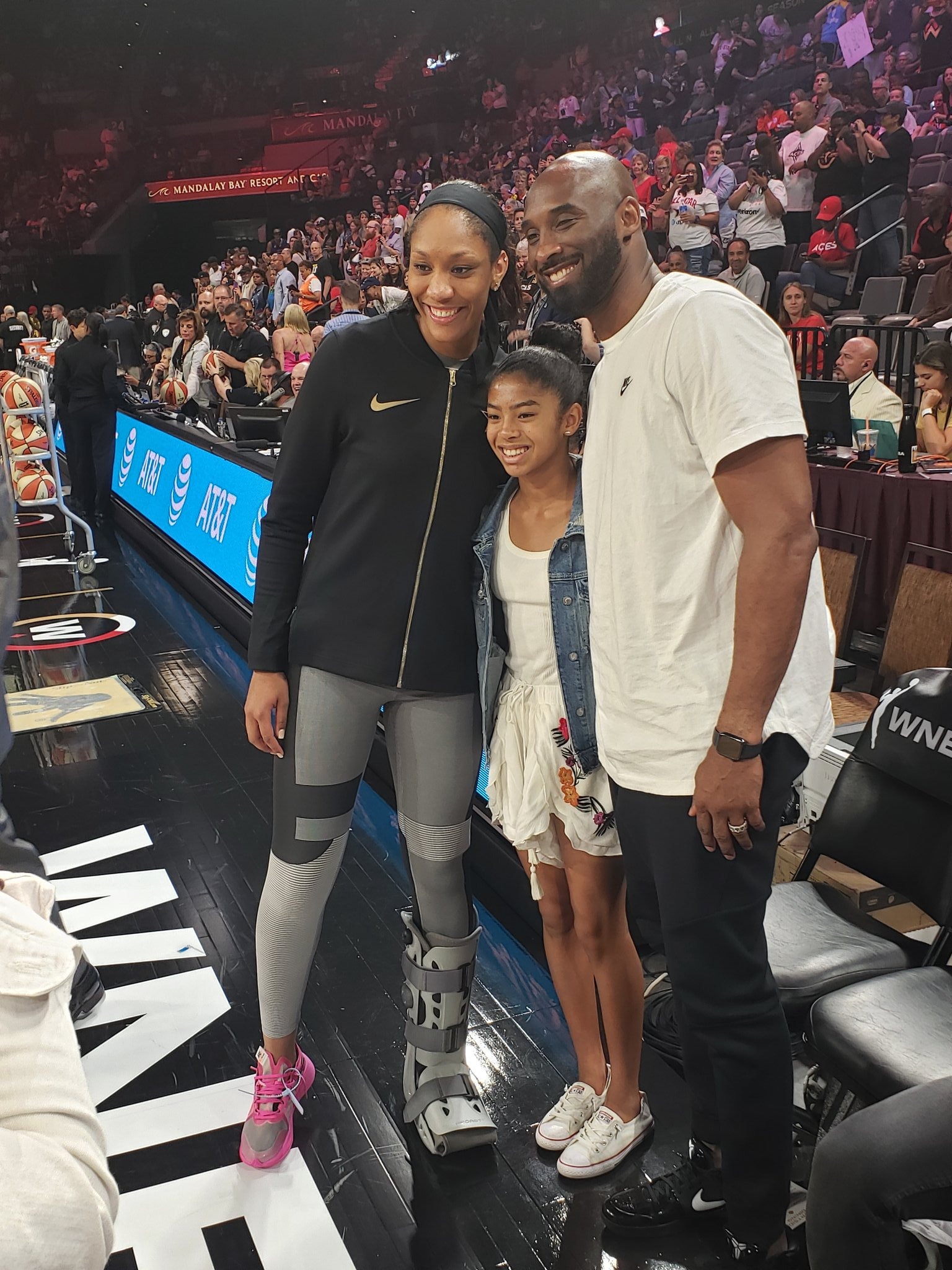 湖人名宿科比带着二女儿 gigi 也带来了 wnba