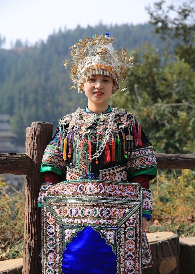 没有美颜滤镜和ps高清镜头下的山里女孩