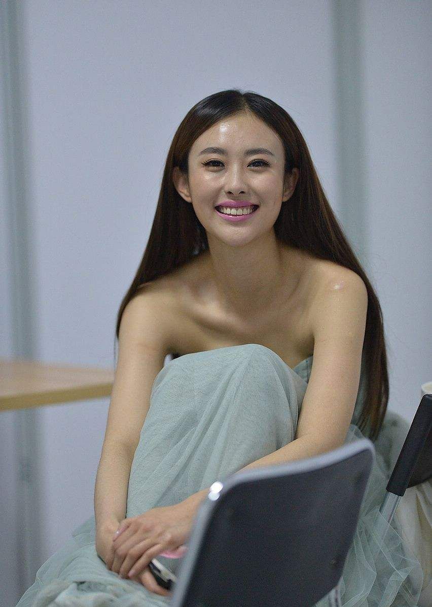 “兽兽”翟凌复出，往事尘封多年，但美貌身材不减当年|翟凌|兽兽|复出_新浪新闻