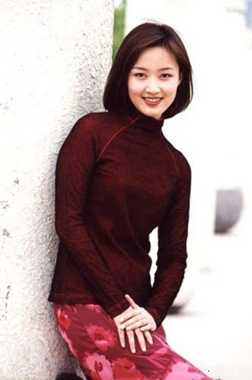 赵子琪青涩旧照曝光,曾为央视《生活》栏目主持人