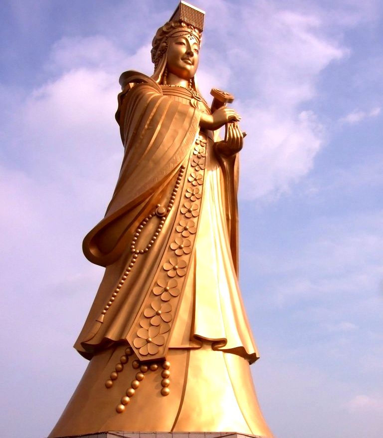 青岛旅行必来的两个地方,妈祖铜像和水准零点,别的地方看不到!