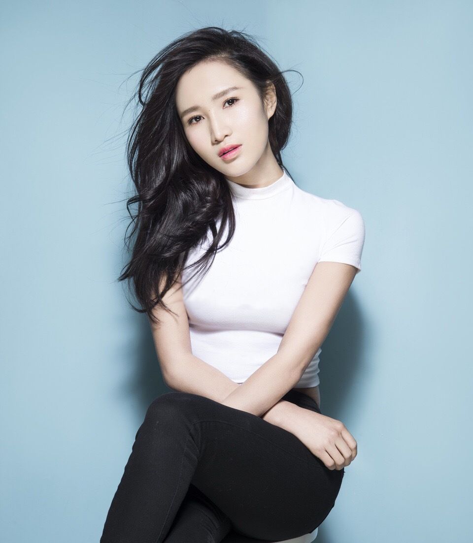 体重48kg,爱健身,代表作品《利刃出击》里林彤代号葡萄她叫杨亭(演员)