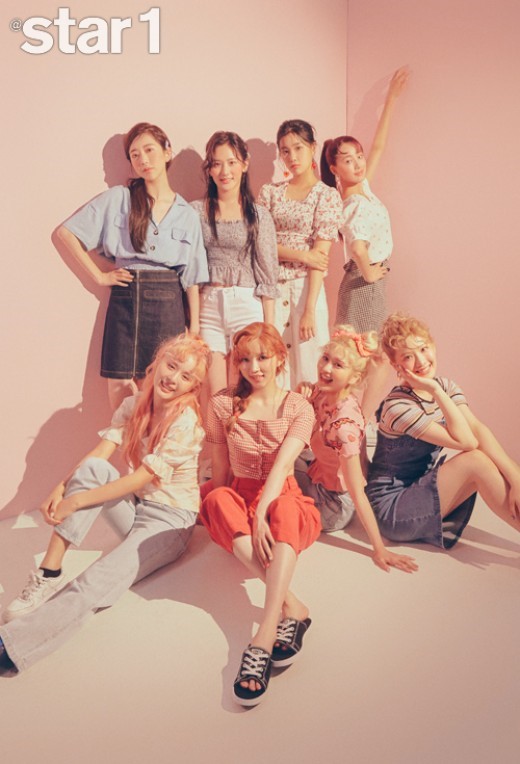 韩国女团nature拍时装杂志写真