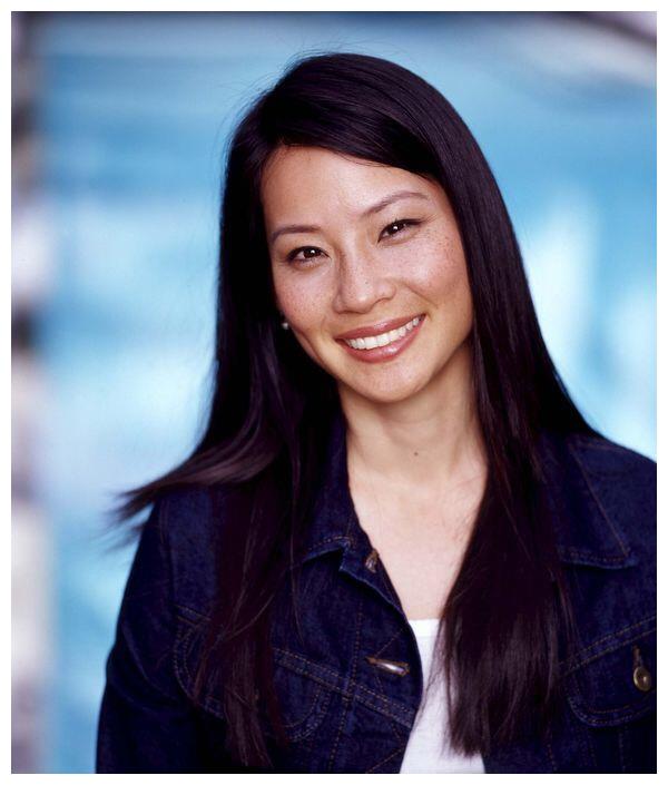 全球最成功华裔女打星,被嘲丑,她用十年从贫民女孩