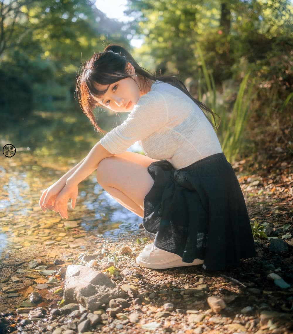 田野美少女,如梦如幻有诗意哦!