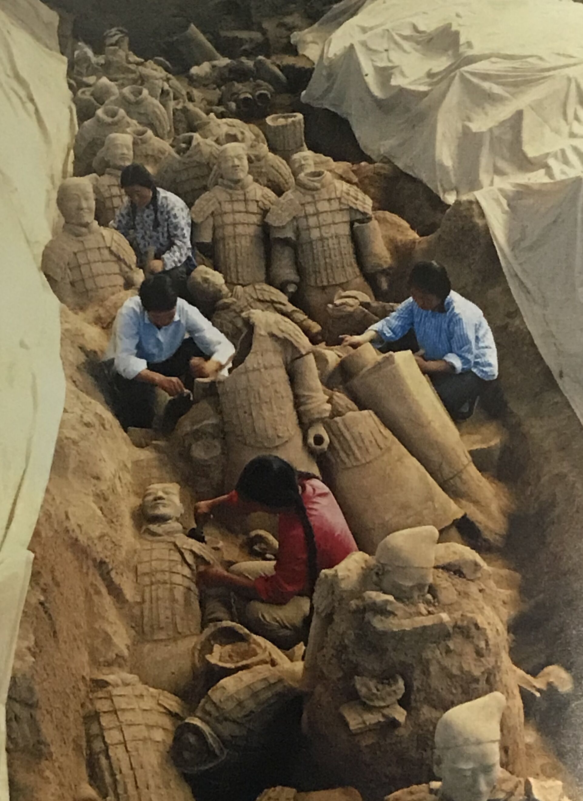 5公里处先后发现了3个兵马俑坑.