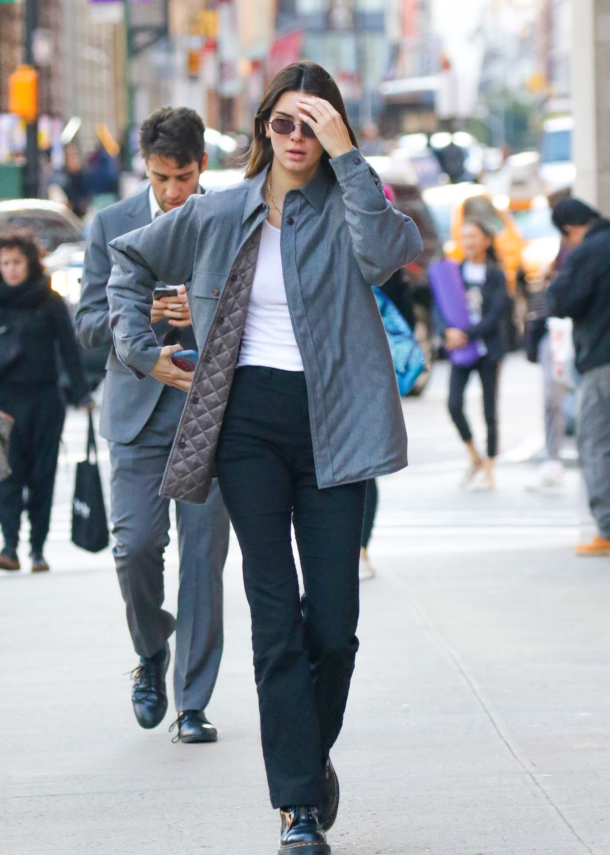 肯达尔·詹娜冬日出街look,件件单品都精彩__财经头条