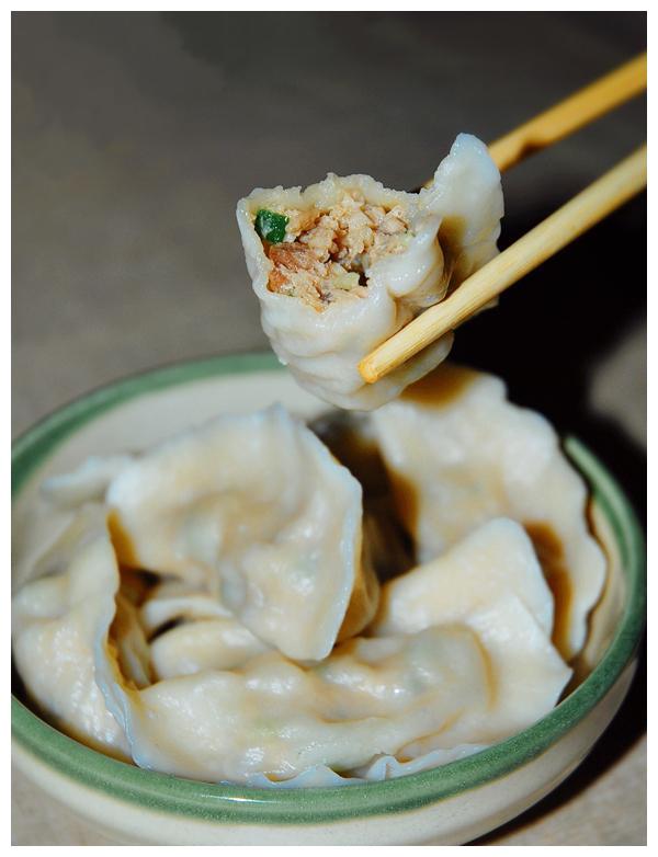 莲藕猪肉馅饺子,每一口都能感受到藕丁的鲜脆,附包饺子详细教程