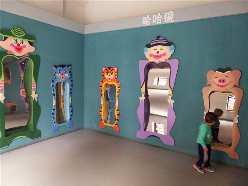 带着宝宝去旅游:广西的一个公园,这里有哈哈镜,大小朋友都喜欢|哈哈镜