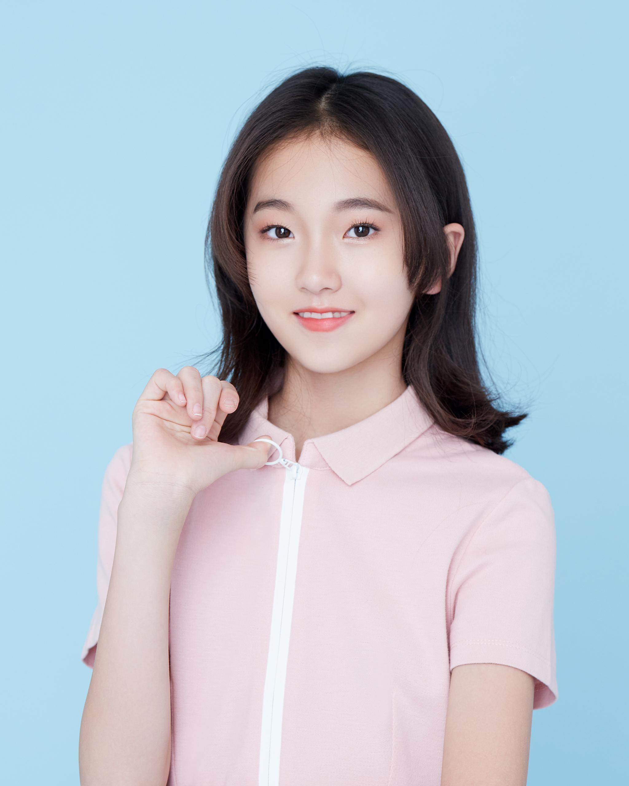 何芸希发布首张独唱专辑点亮梦想为梦想和勇气歌唱