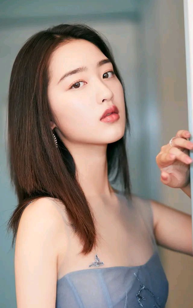 邓恩熙精美壁纸:恬静自然,清纯养眼!