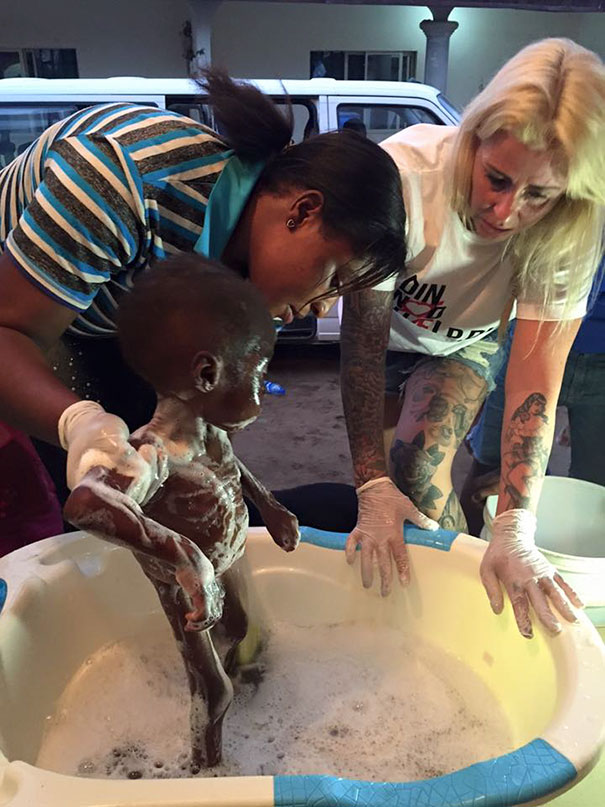 从死亡边缘救回来的小男孩过程看了令人心碎