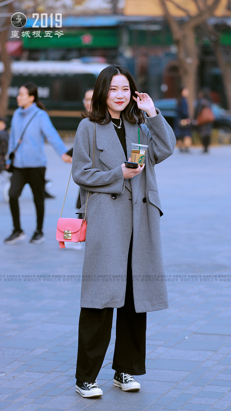 现代人生活越来越追求时尚,各种时髦服装层出不穷令人眼花缭乱|时尚