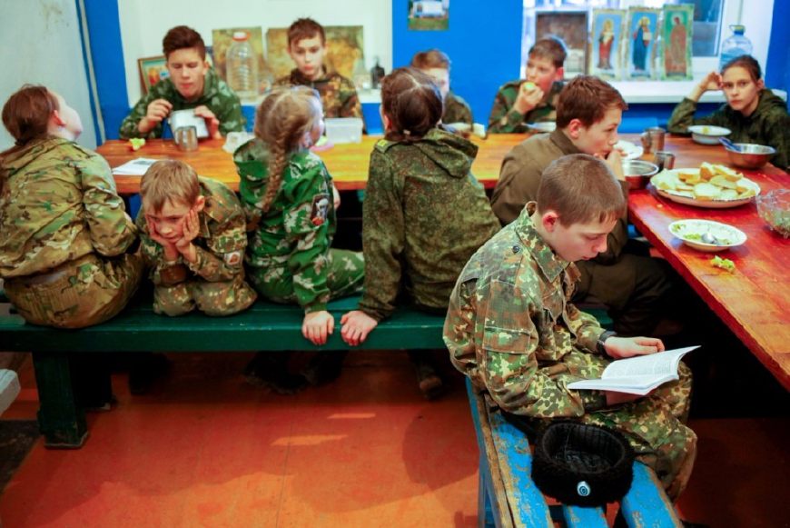 俄罗斯少年军校图片