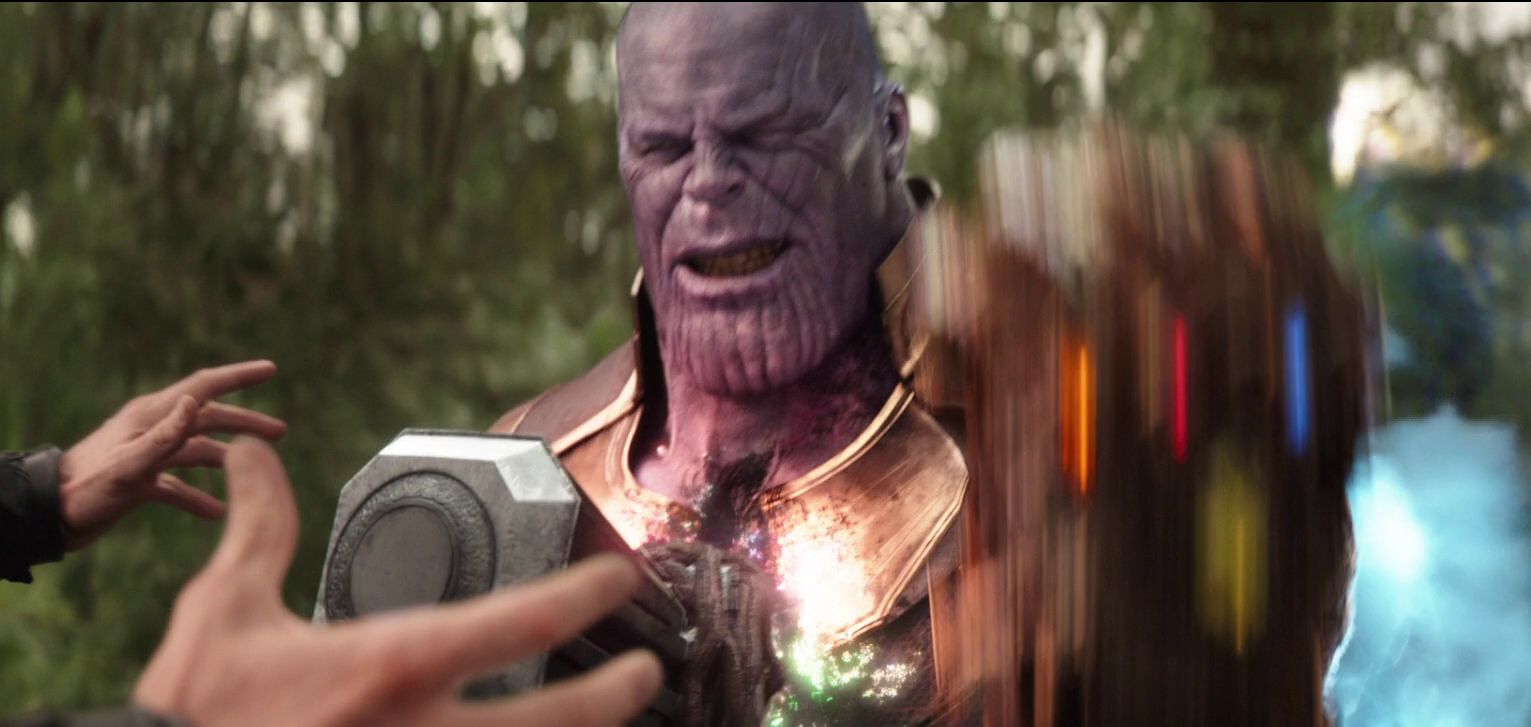 为什么浩克打响指废了一条手臂而灭霸依然活蹦乱跳的