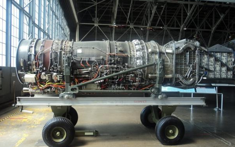 yf23采用的f120发动机是世界上第一款变循环发动机,注重超音速巡航