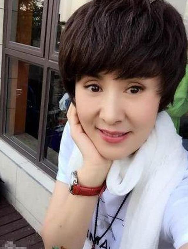 《西游记》里的蟒蛇精,出道25年片约不断,年过五旬风韵犹存|博弘|蟒蛇