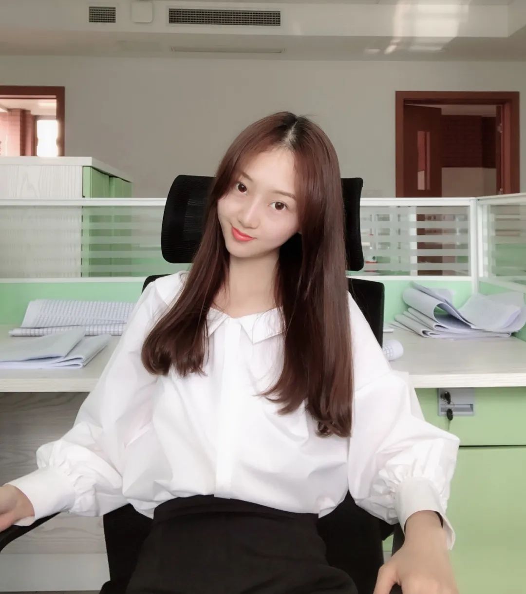 语文学科  李妍在"生态语文"公众号上,语文组连续推出了多期内容,通过