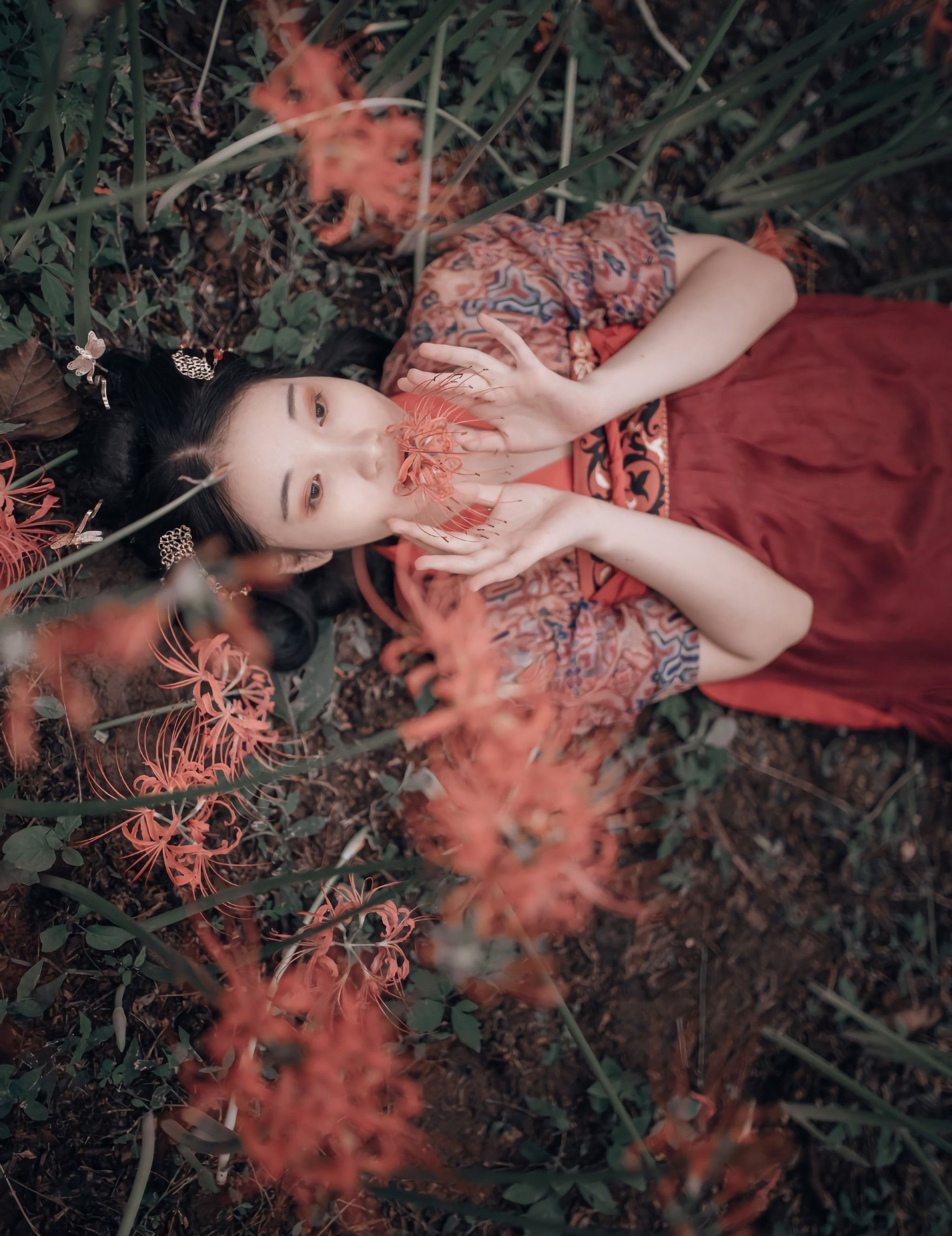 汉服写真第49期《沙华》小编推荐另类的彼岸花少女写真|沙华|汤圆