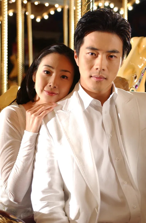 他是《天国的阶梯》里的车诚俊,演过"马粥街",一脸高冷范儿|权相佑