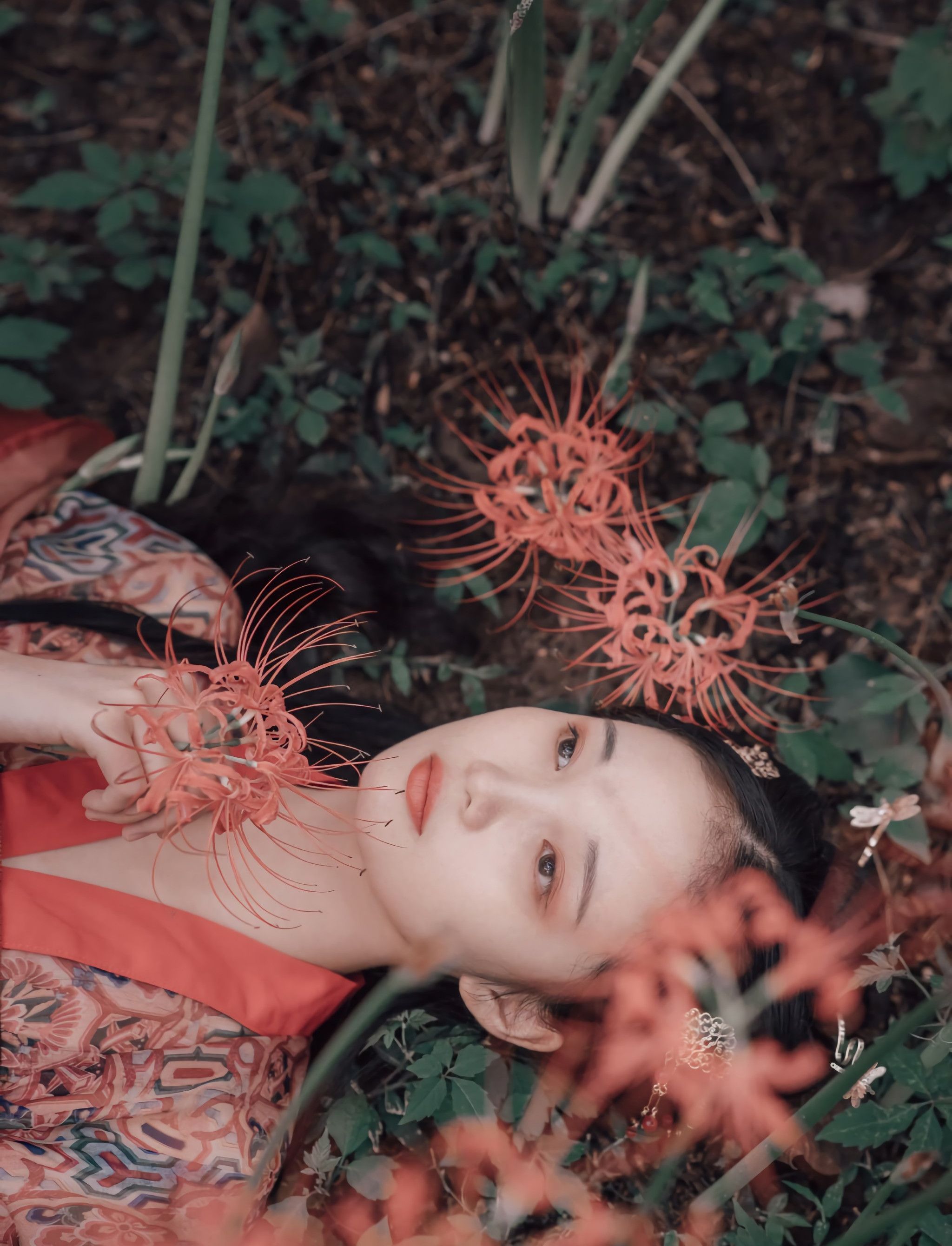 汉服写真第49期《沙华》小编推荐另类的彼岸花少女写真|沙华|汤圆