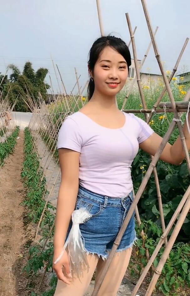 这样的打扮方式,不张扬,却能给人带来满满的女人味道.