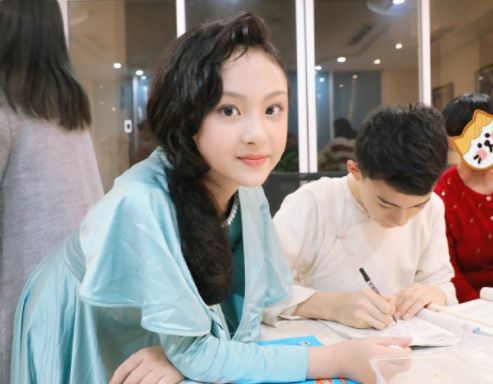 小戏骨周漾玥又出新戏,民国风造型美过林黛玉,太惊艳了!