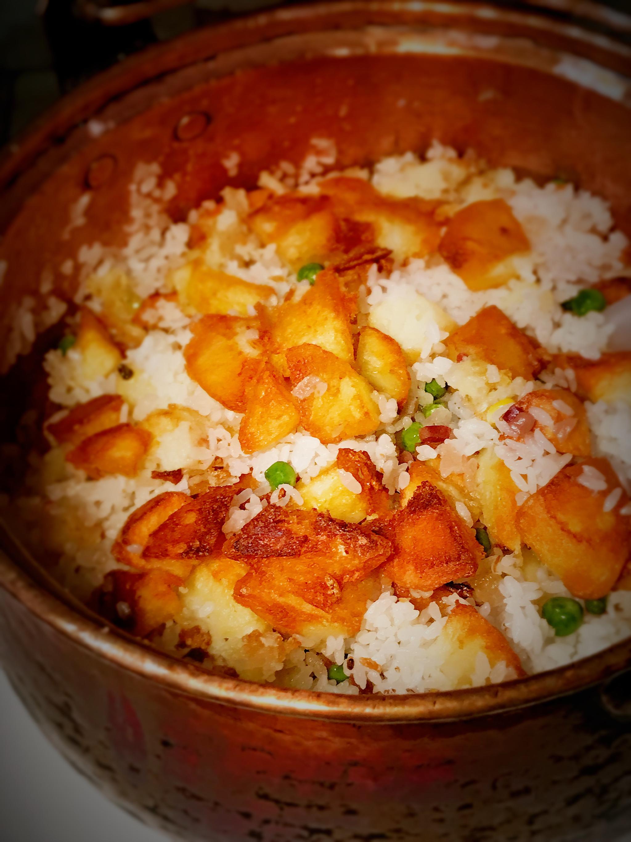 云南玉溪澄江抚仙湖畔某热门饭庄品味本土特色鲜鱼美食?