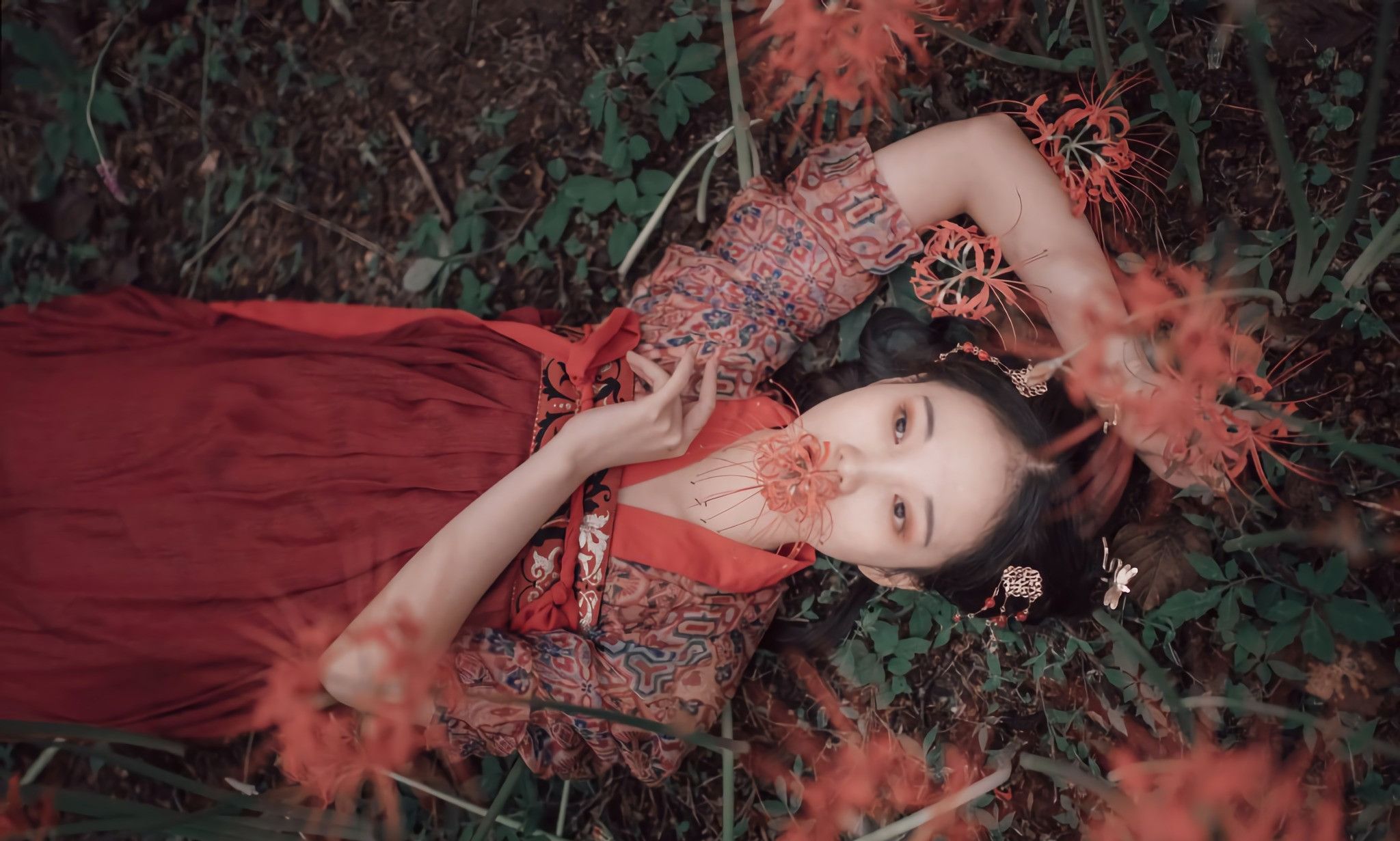 汉服写真第49期《沙华》小编推荐另类的彼岸花少女写真|沙华|汤圆