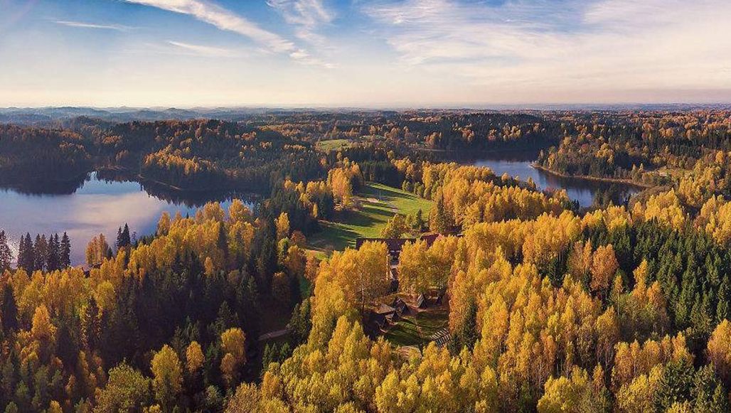 在生态环境方面,爱沙尼亚的国土面积中,有近一半都是成片的森林.