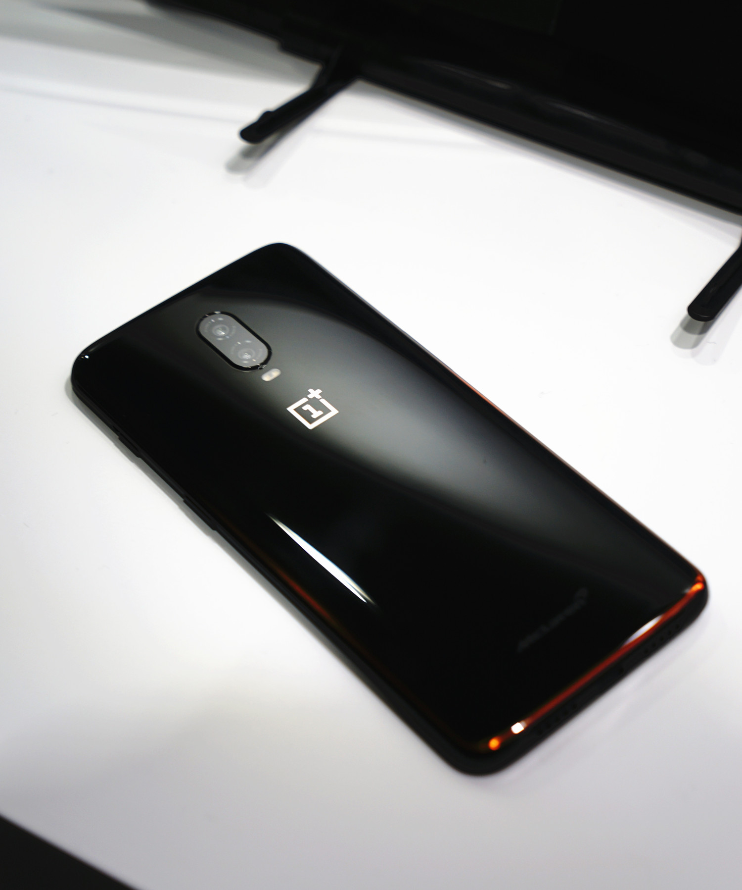 一加6t迈凯伦定制版上手图赏以速度之名跨界合作