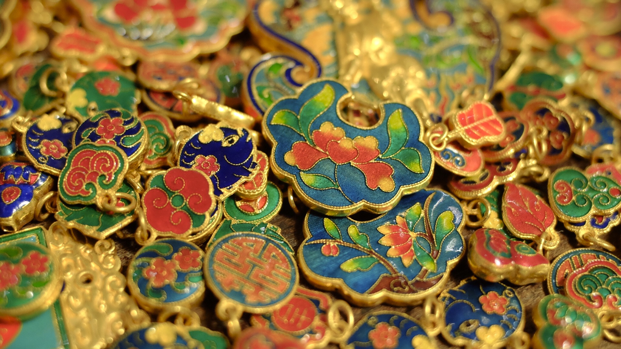 千年传承宫廷手工足金錾刻珐琅烧蓝黄金