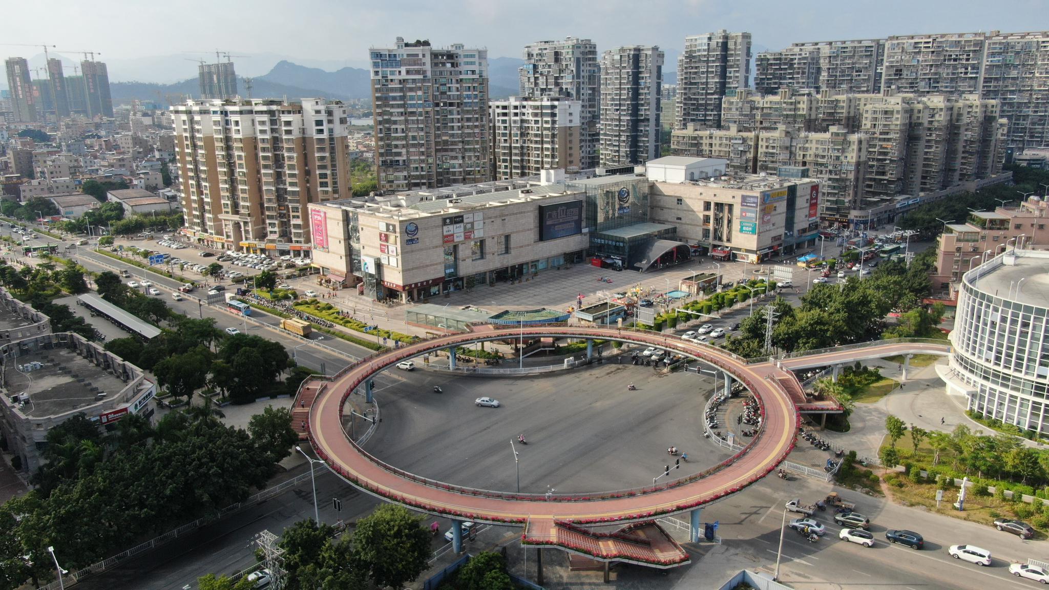 航拍厦门岛外同安一处环形的网红人行天桥_高清图集_新浪网