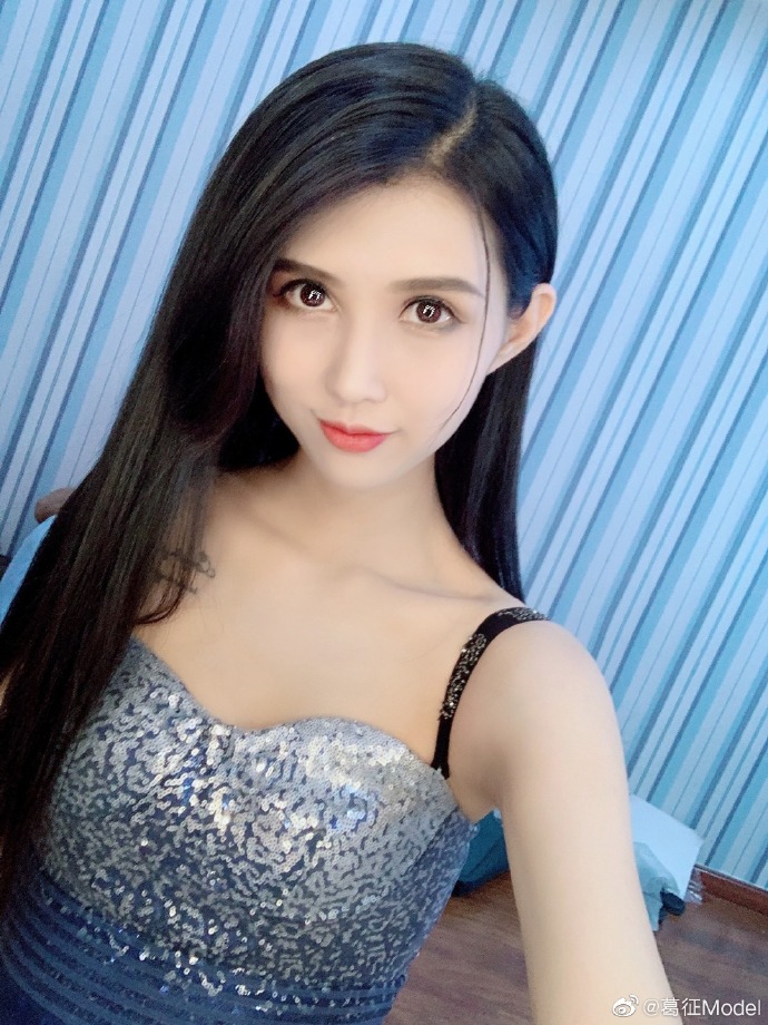 美女艺人车模葛征自拍写真美照欣赏