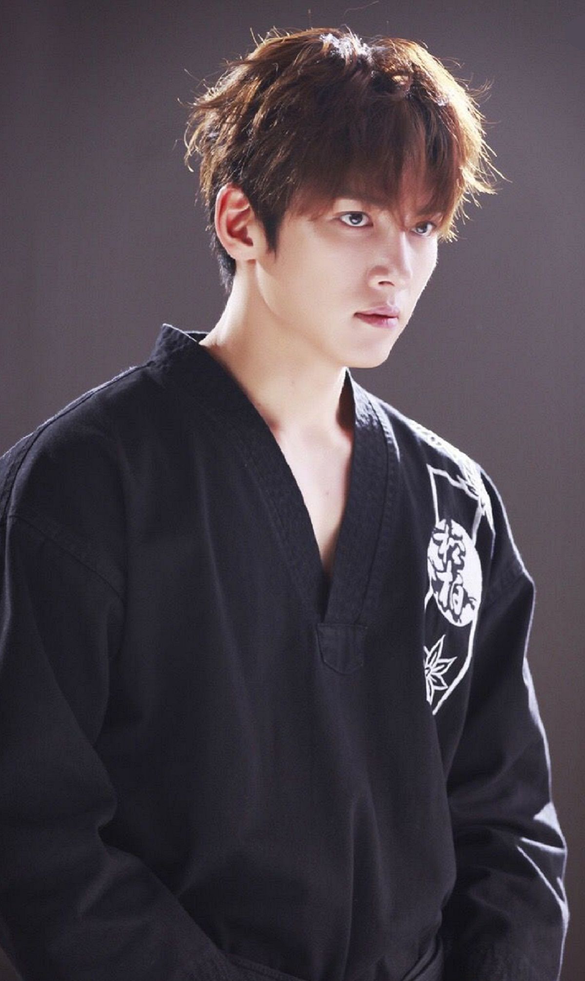 才知道旋风2长安是池昌旭演的小编估计是傻的吧