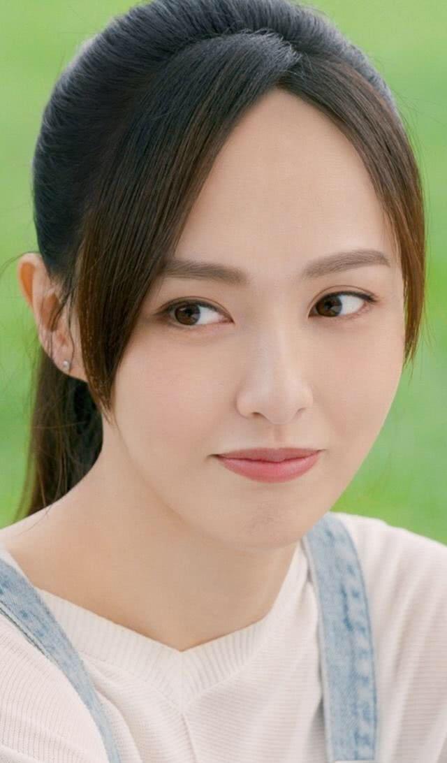 唐嫣精致的五官,青春美少女