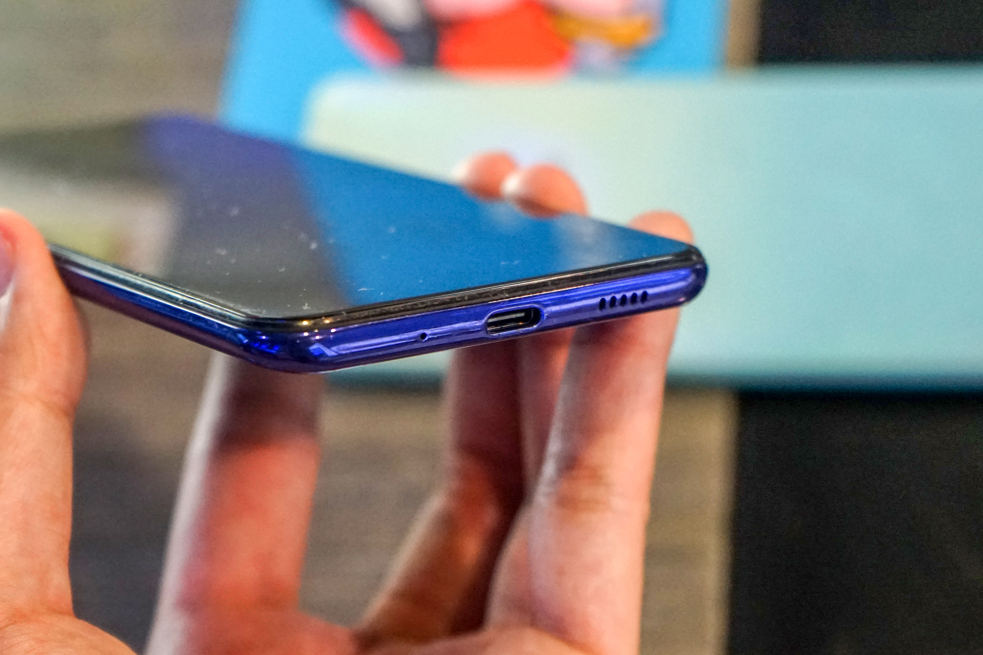 三星a60初上手:1499价格之上,我却看到了s10 的"影子"|s10|三星|屏幕