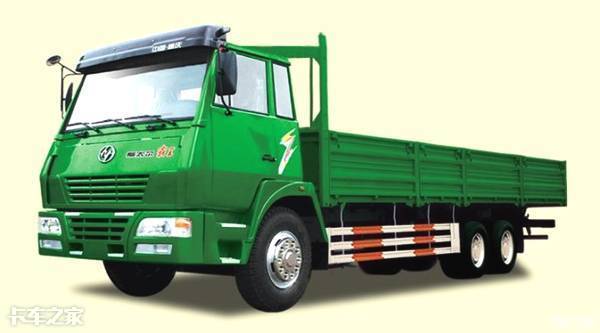 斯太尔技术之后,1985年,第一台"红岩斯太尔"驶下四川汽车制造厂生产线