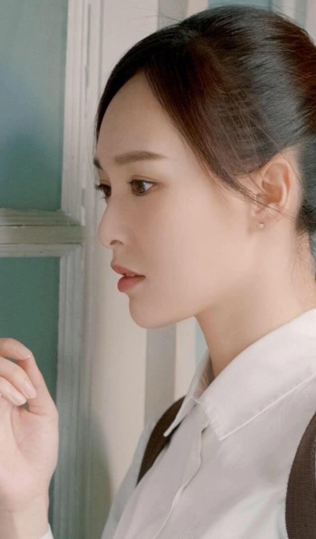 唐嫣精致的五官,青春美少女