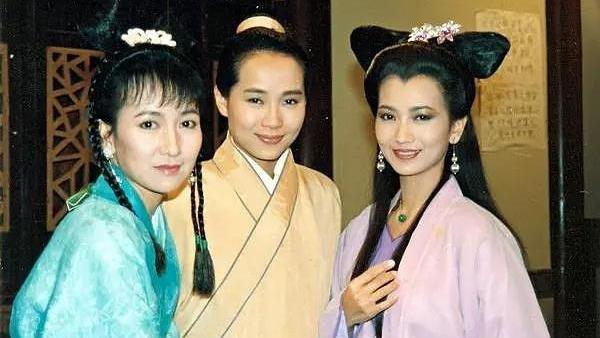 还出演了娇俏可人的胡媚娘