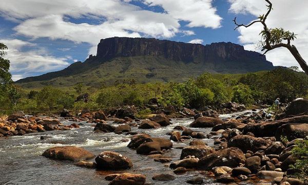 美军部署在委内瑞拉