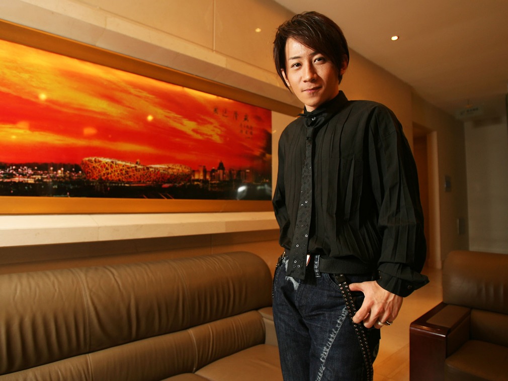 刘谦回应春晚换壶事件,用全家性命发毒誓网友不买单