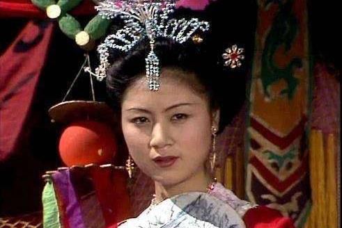 西游记中有一个和女儿国国王最像的女子,一样爱着唐僧