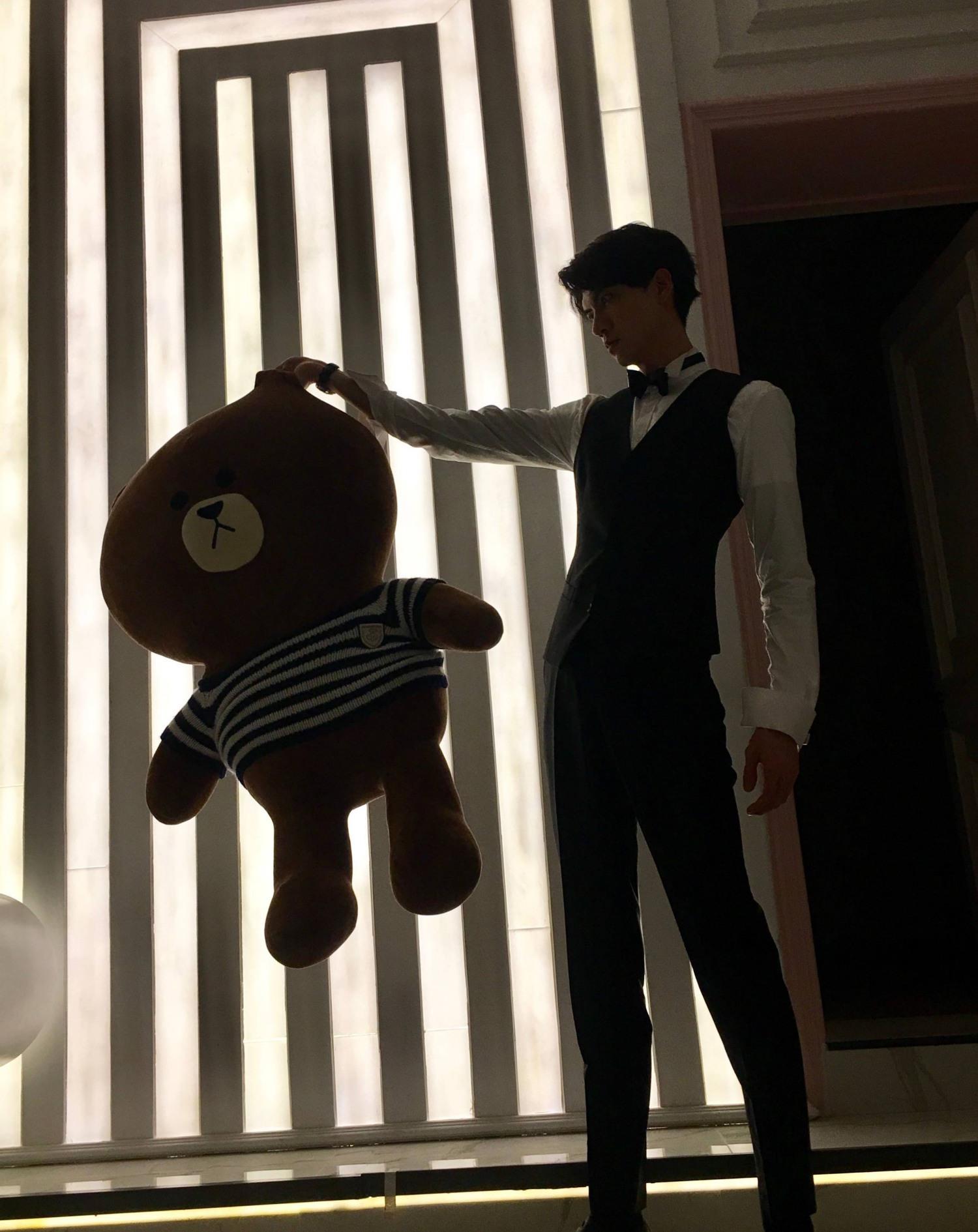 《我的莫格利男孩》任言恺,穿西装帅气十足,霸道总裁专业户!