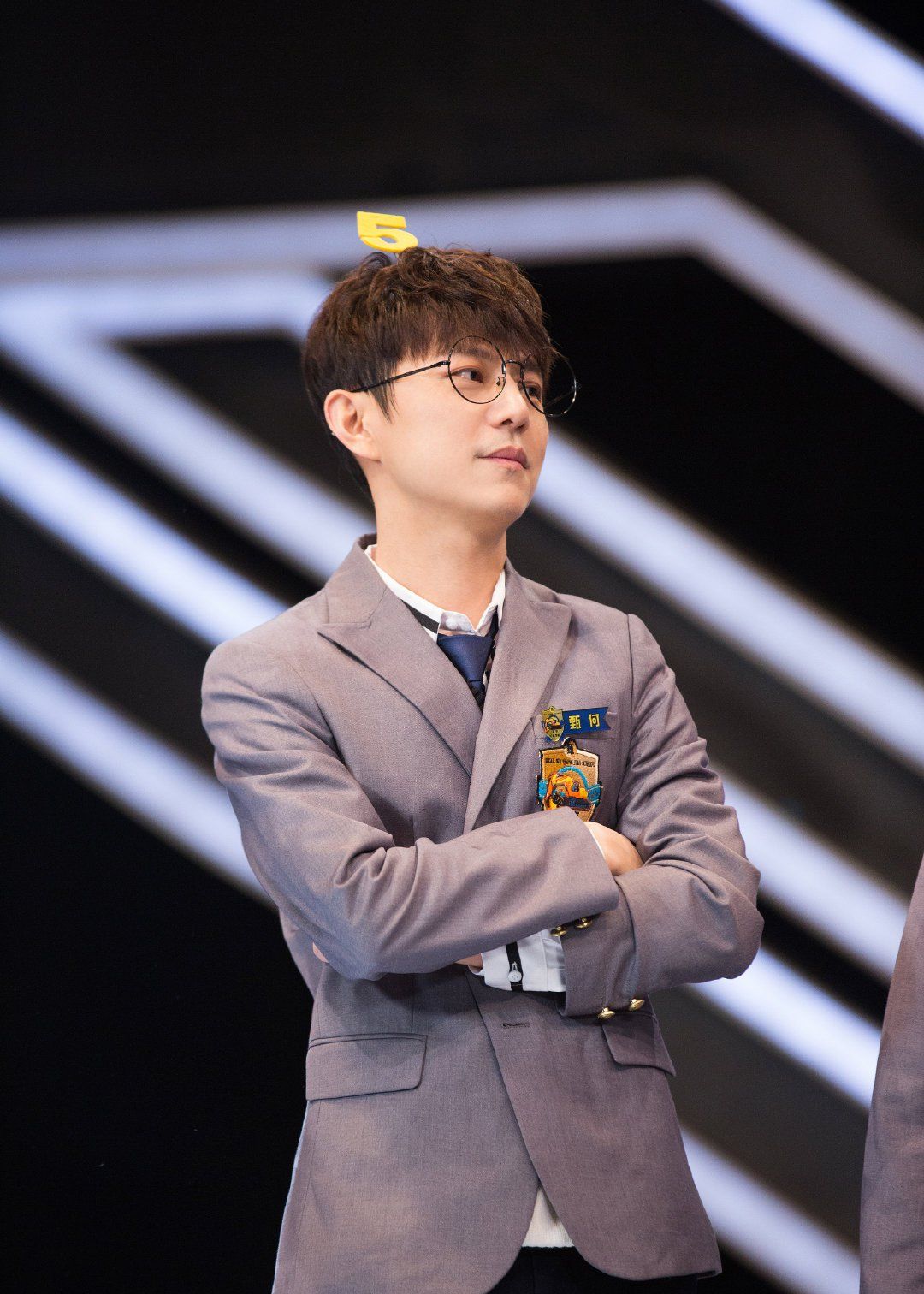 明星大侦探全员姓甄警告置身游戏世界剧情正在加载