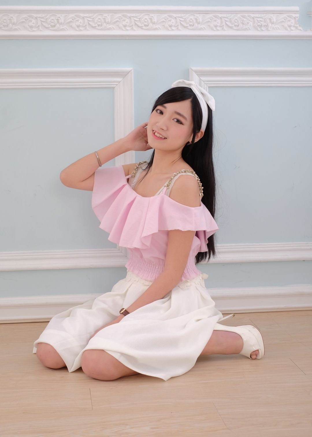 白白净净如花似玉的女生,只看一眼,忧愁烦恼顿时抛到九霄云外